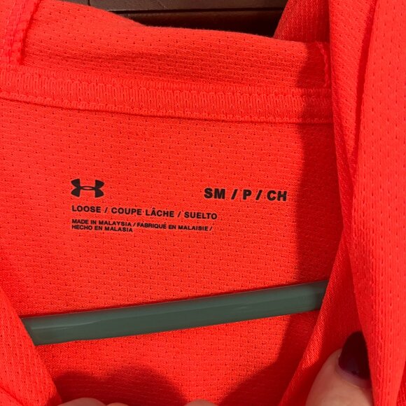 Bundle of 2 Women’s Under Armour Hooded Long Sleeves - Picture 2 of 5